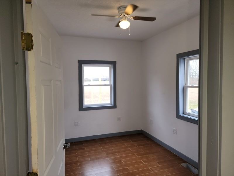 808 E Water St #B - Photo 7 of 10