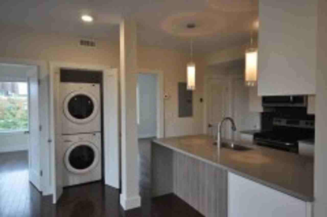 659 Massachusetts Ave - Photo 2 of 10