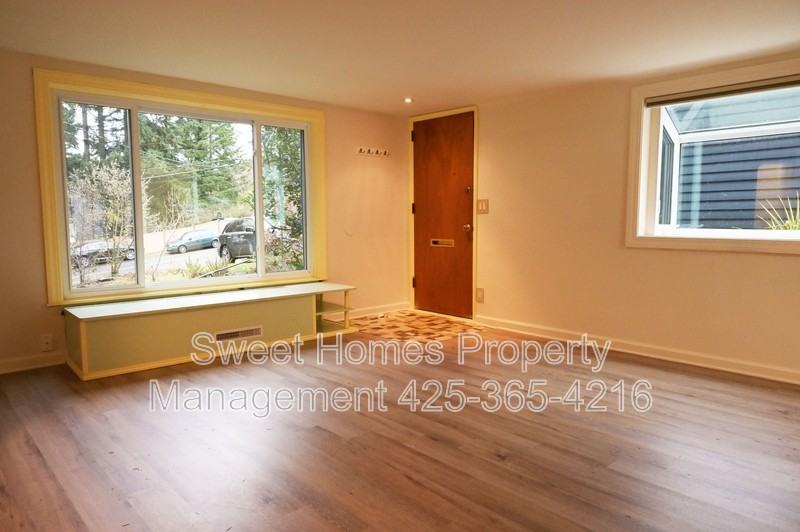 1338 N 152nd St - Photo 3 of 30