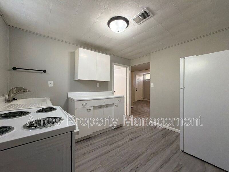 2049 Worthington Ave #B - Photo 2 of 16
