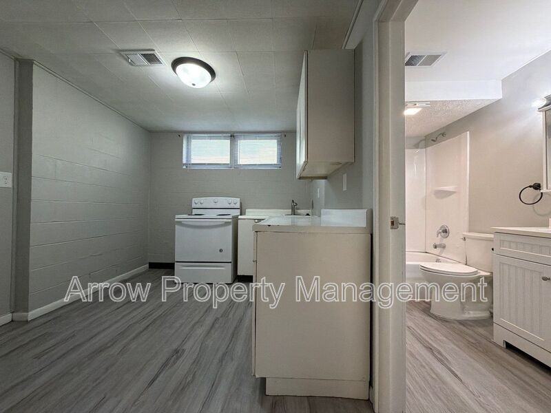 2049 Worthington Ave #B - Photo 4 of 16