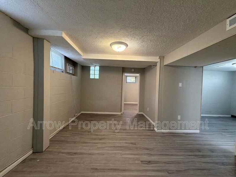 2049 Worthington Ave #B - Photo 7 of 16
