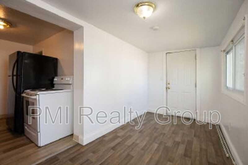 25141 Treadwell Ave - Photo 5 of 21