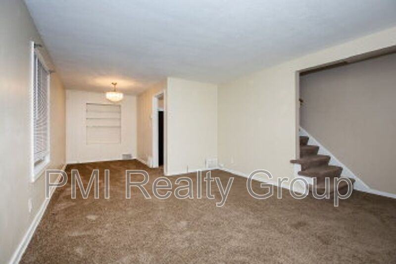 25141 Treadwell Ave - Photo 7 of 21