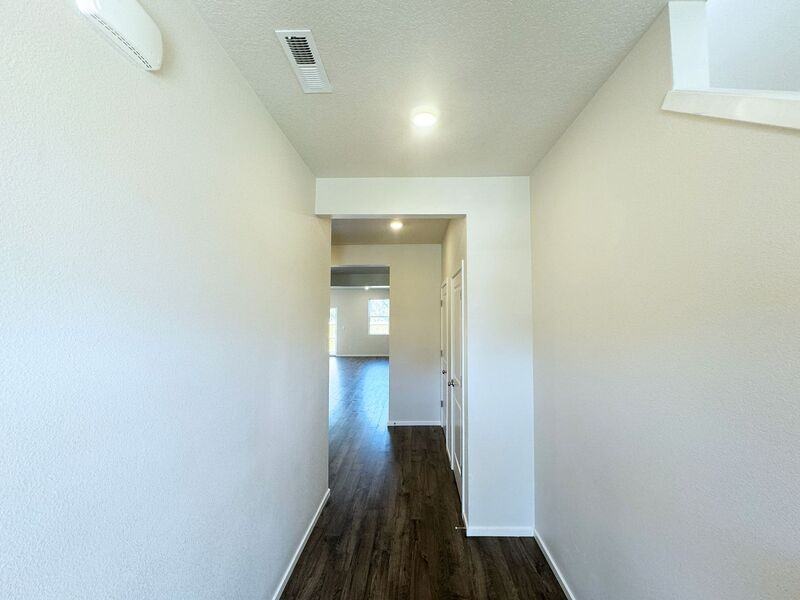 2912 W St - Photo 2 of 46