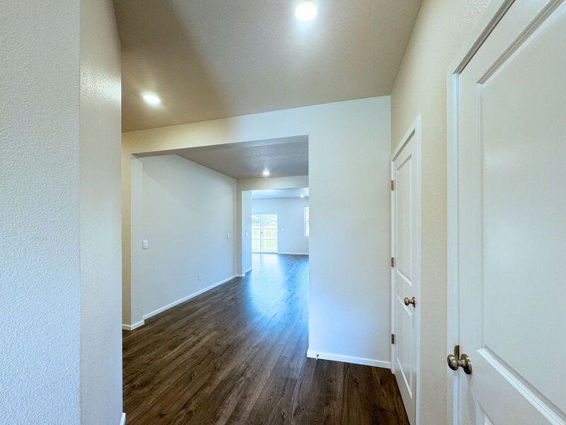 2912 W St - Photo 3 of 46