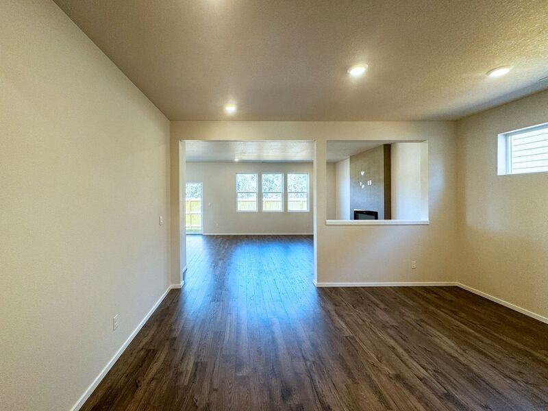 2912 W St - Photo 4 of 46