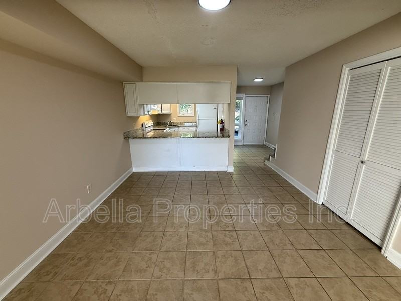 420 W Jackson Blvd #14 - Photo 3 of 20