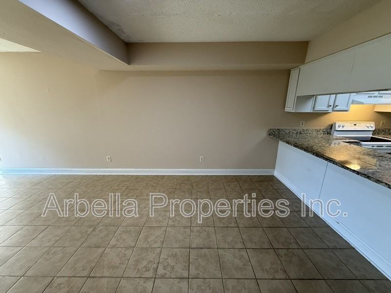 420 W Jackson Blvd #14 - Photo 6 of 20