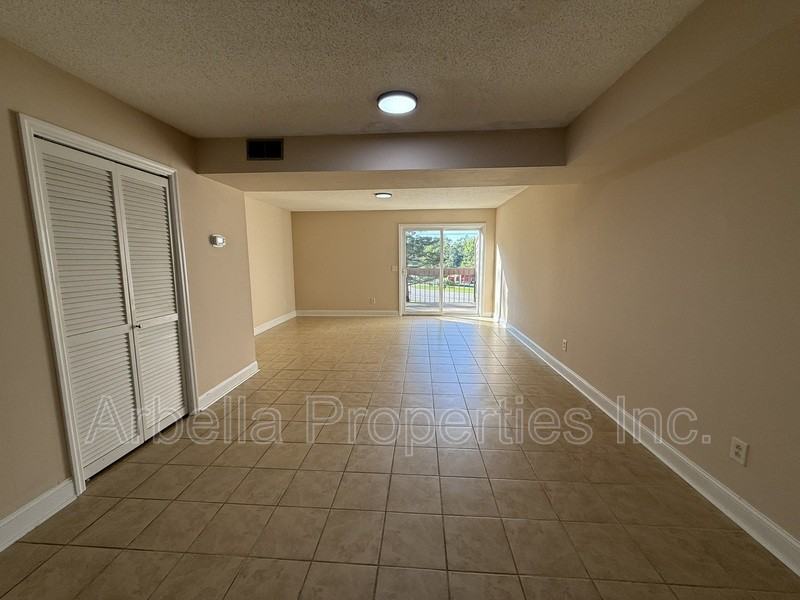 420 W Jackson Blvd #14 - Photo 7 of 20