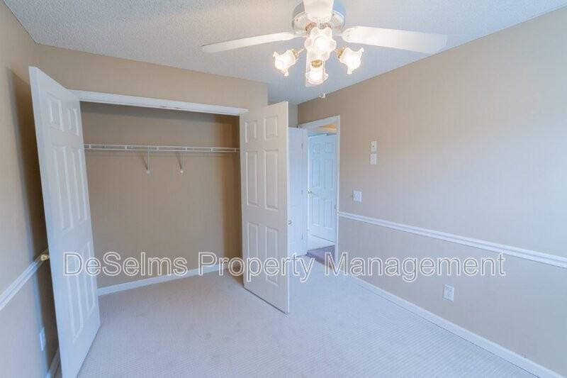 1009 Norwood Ct - Photo 7 of 20