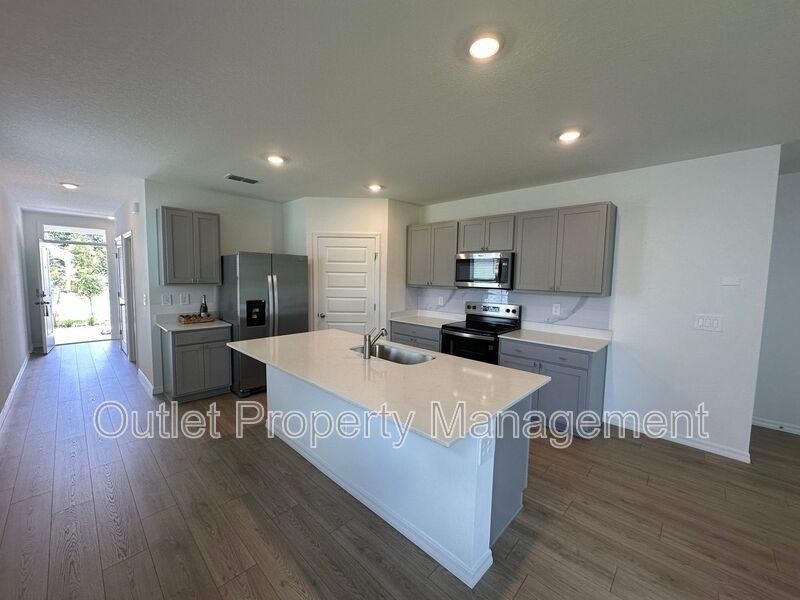 8560 Madrid St - Photo 2 of 22