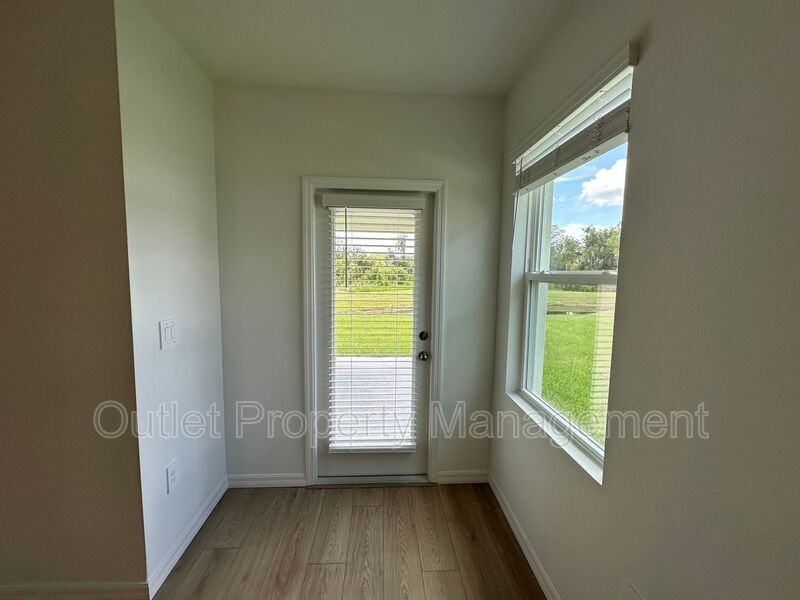 8560 Madrid St - Photo 6 of 22