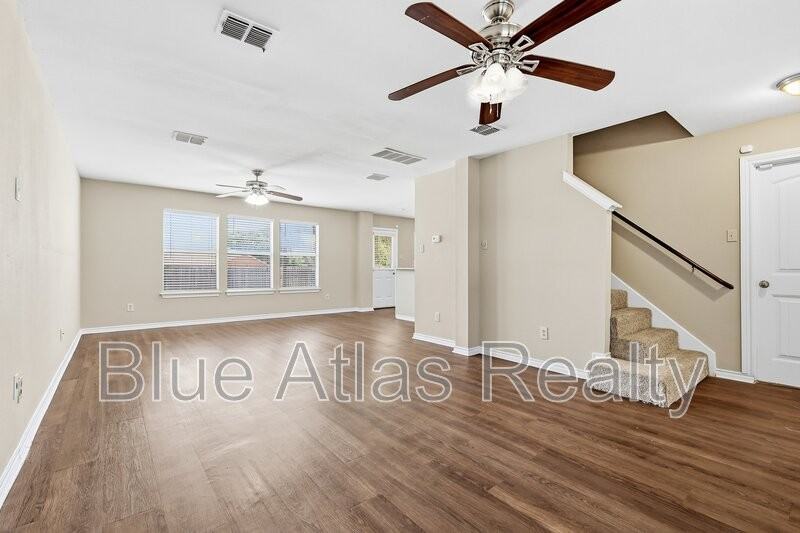 2744 Frontier Ln - Photo 3 of 27