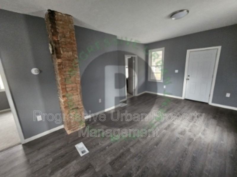 7040 Roy Ave - Photo 4 of 13