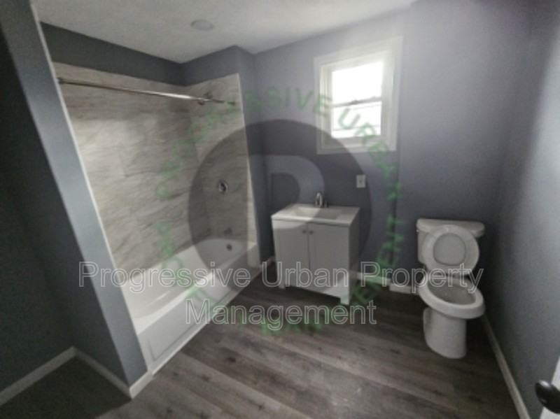 7040 Roy Ave - Photo 7 of 13
