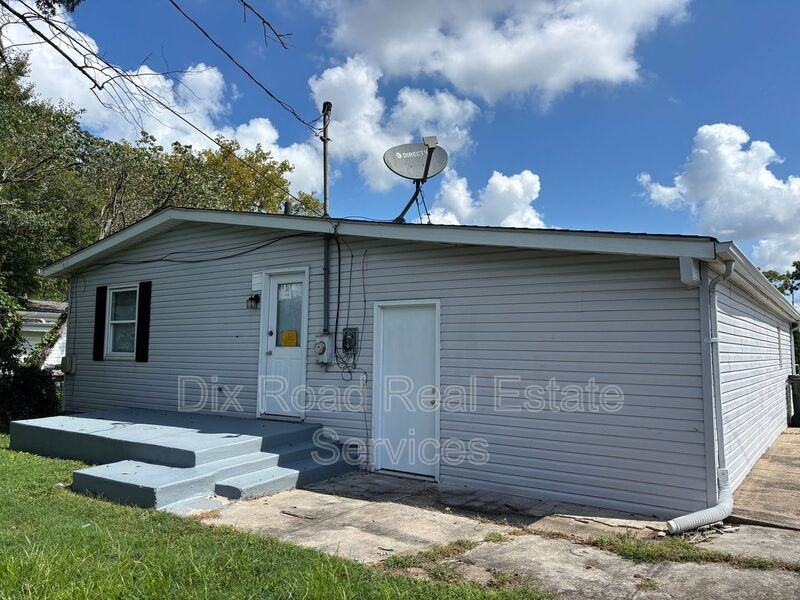 93 Van Buren Dr - Photo 3 of 12