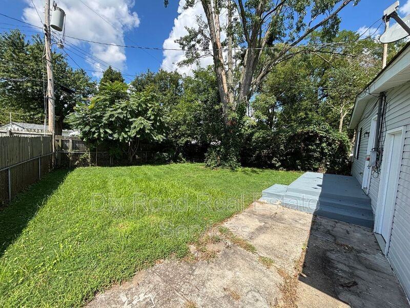 93 Van Buren Dr - Photo 4 of 12