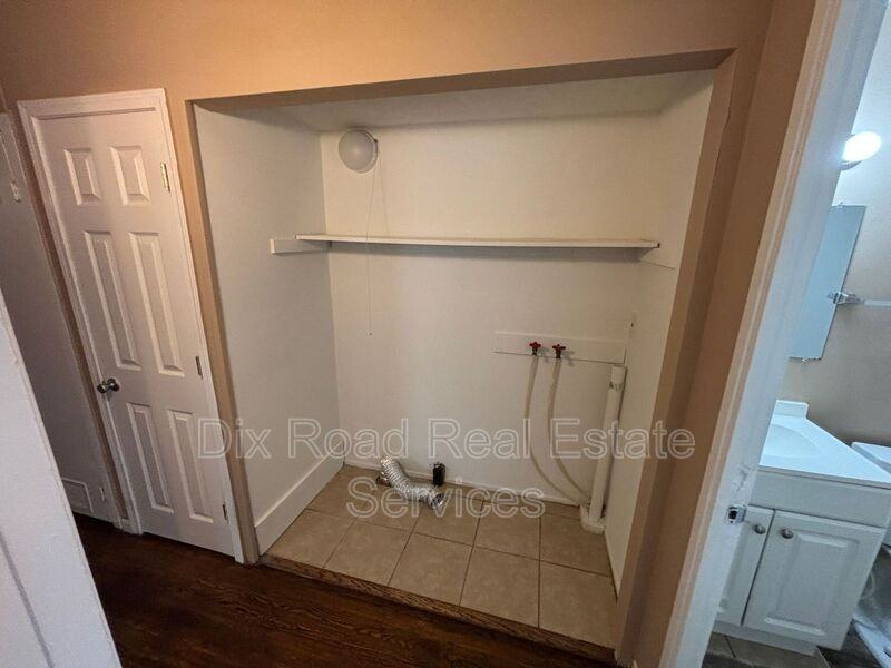 93 Van Buren Dr - Photo 7 of 12