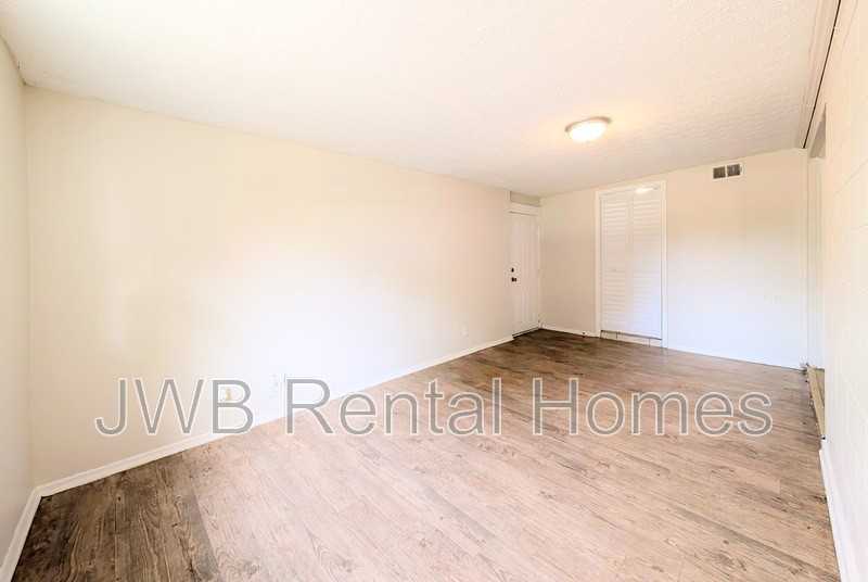 3359 Phyllis St - Photo 6 of 21