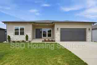 1416 Ne Ernest Way - Photo 1 of 1