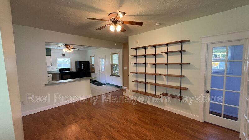 1271 Lewis St - Photo 5 of 28