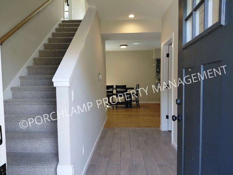 1034 Arlington Ave - Photo 4 of 37