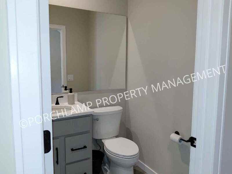 1034 Arlington Ave - Photo 6 of 37