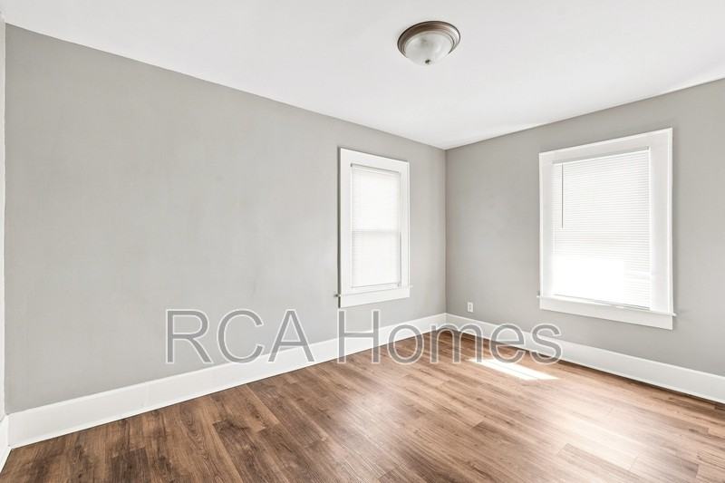 1036 Nelson Ave - Photo 6 of 10