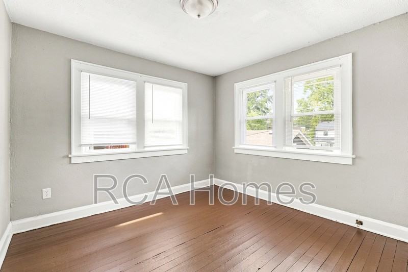 3618 Salem St - Photo 7 of 9