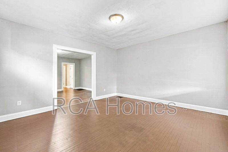 3618 Salem St - Photo 7 of 9