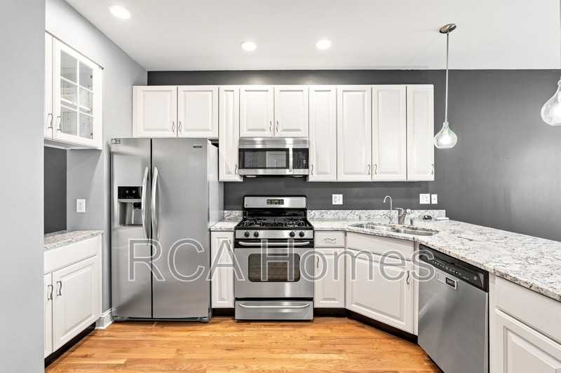 232 E Saint Joseph St - Photo 4 of 13