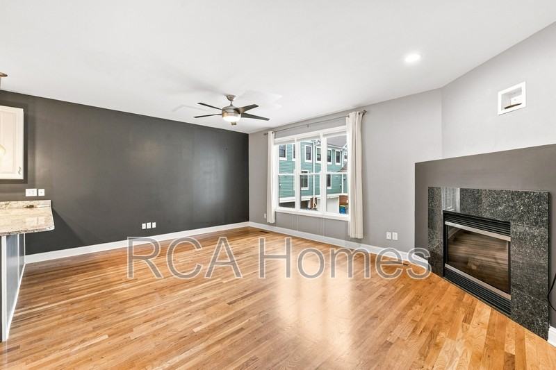 232 E Saint Joseph St - Photo 2 of 13