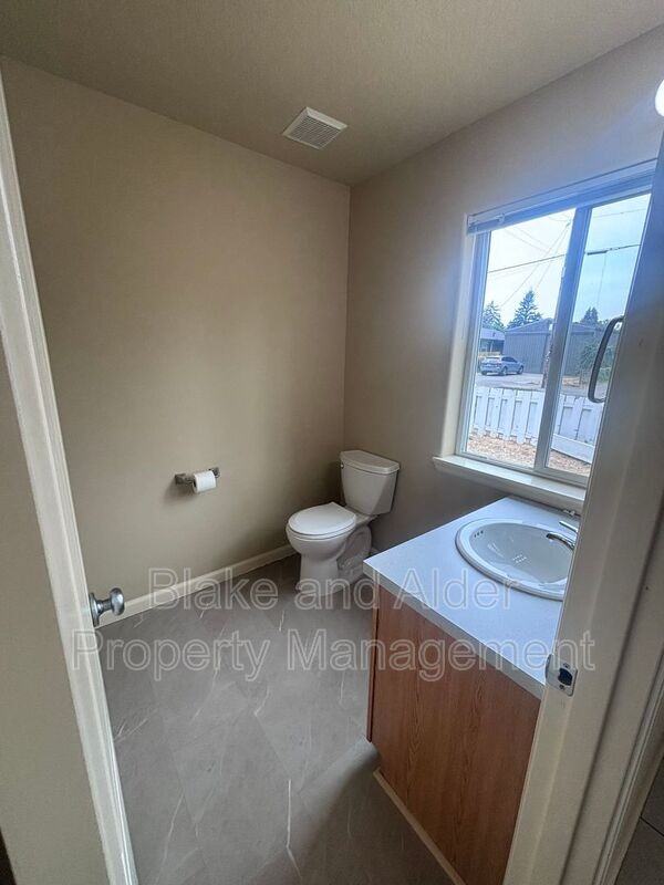 7012 Se 72nd Ave - Photo 3 of 28