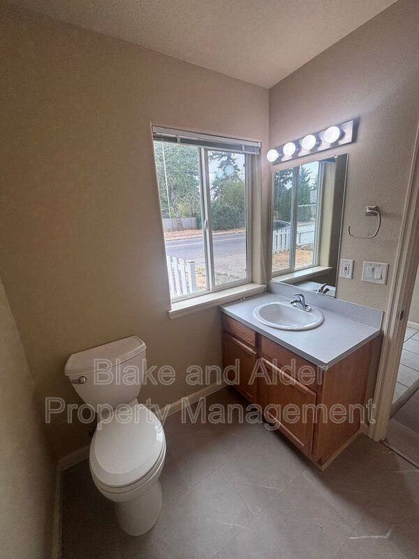 7012 Se 72nd Ave - Photo 4 of 28