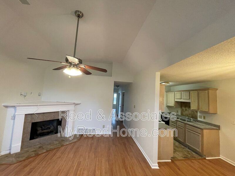1490 Estacada Way - Photo 5 of 13