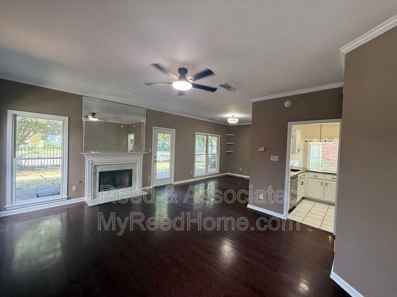 126 Riverwalk Pl - Photo 3 of 17