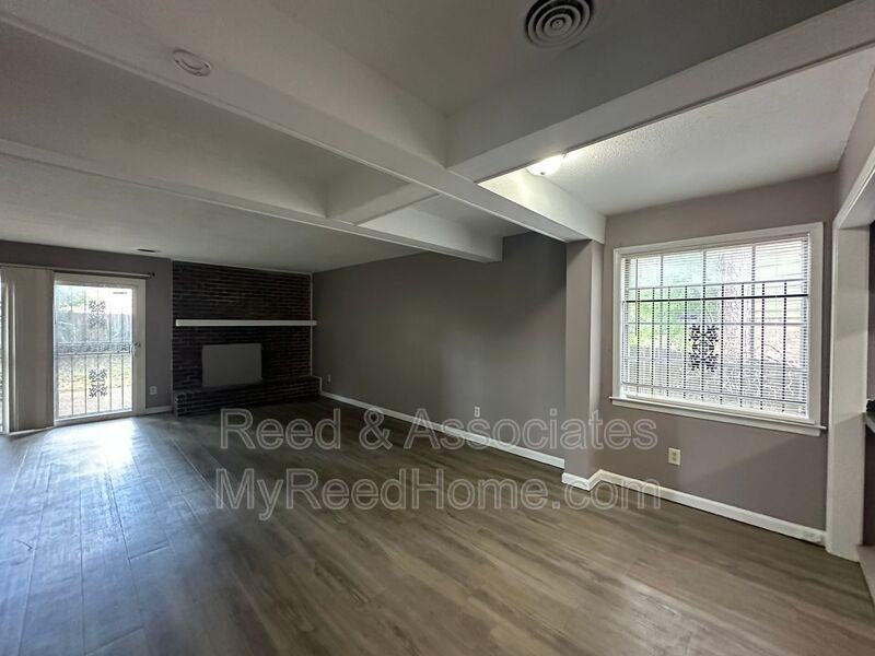 3115 Monterrey Sq - Photo 3 of 12