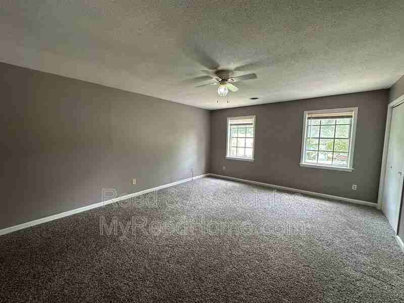 3115 Monterrey Sq - Photo 6 of 12
