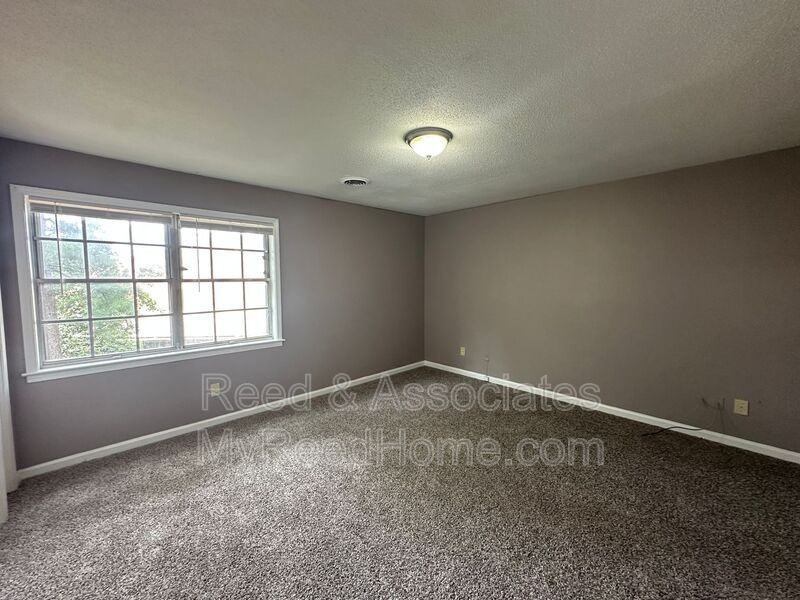 3115 Monterrey Sq - Photo 7 of 12