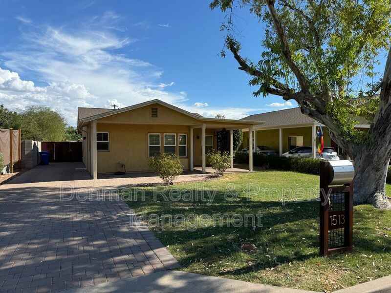 1513 E Earll Dr - Photo 2 of 38