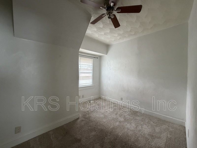 1025 Baltimore St #A - Photo 4 of 8