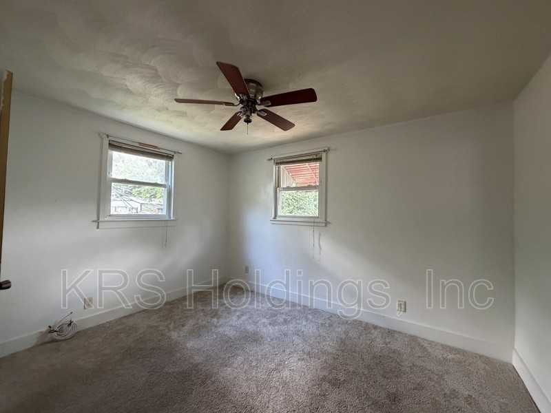 1025 Baltimore St #A - Photo 7 of 8