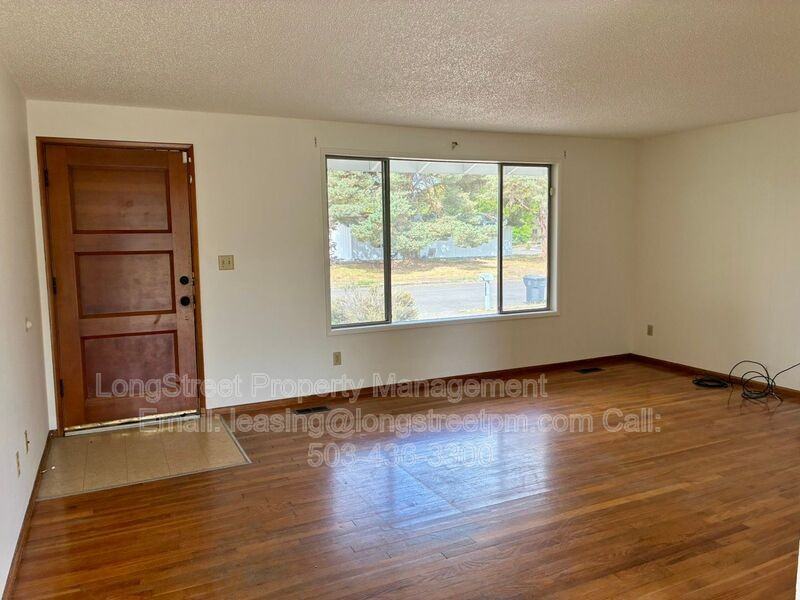 310 Ne Cambridge Cir - Photo 5 of 30
