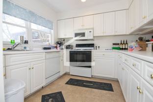 8-10 Glencoe St - Photo 1 of 1