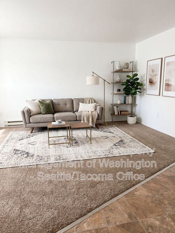 11212 Bridgeport Way Sw #7 - Photo 3 of 6