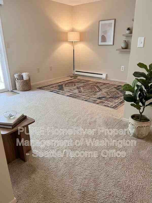 11212 Bridgeport Way Sw #6 - Photo 3 of 6