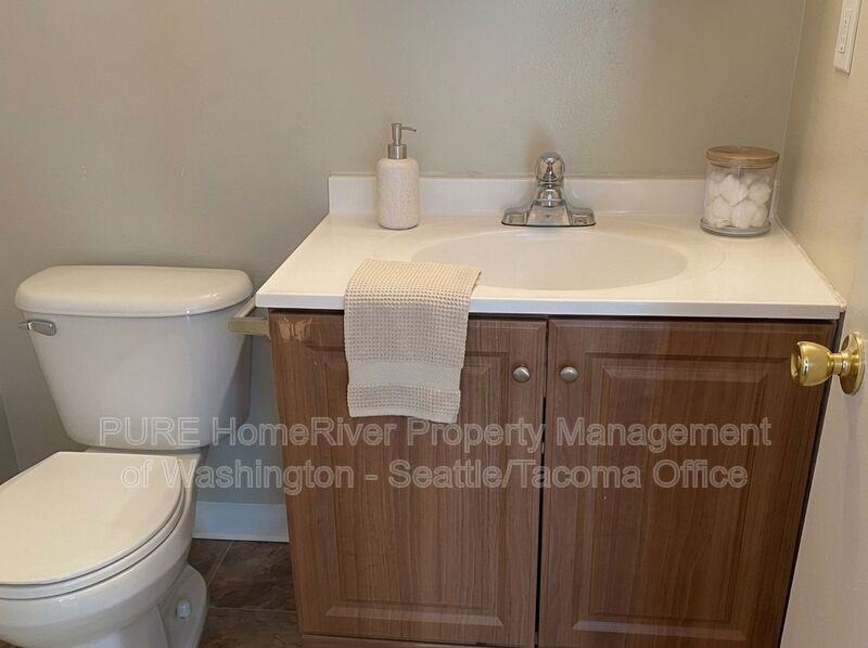 11212 Bridgeport Way Sw #6 - Photo 5 of 6