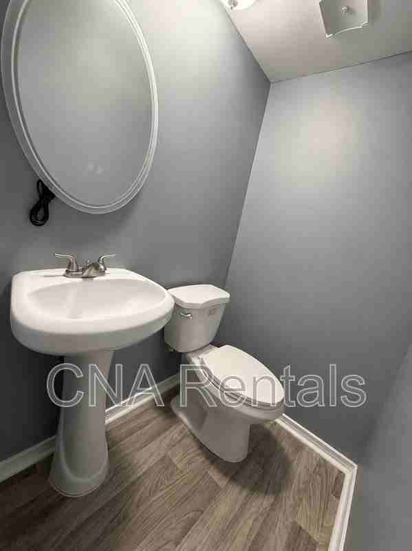 949 Pine Oak Trl - Photo 5 of 15
