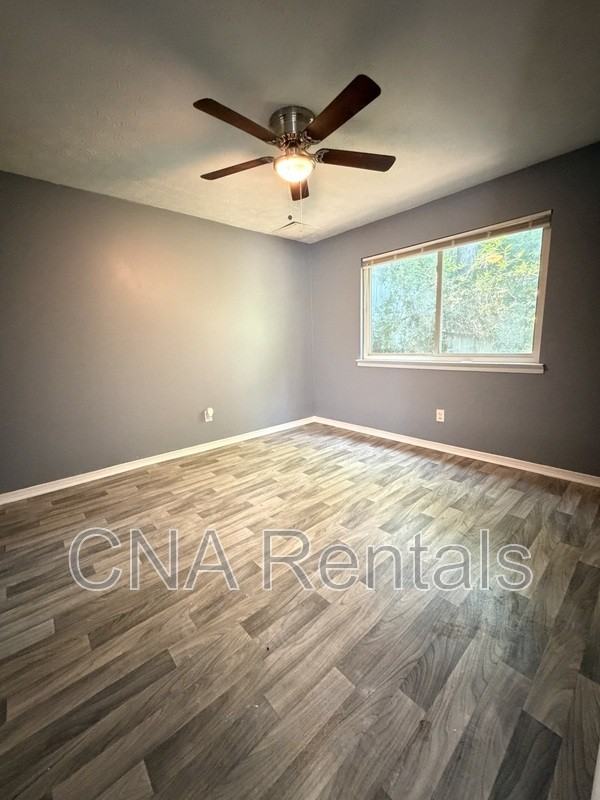949 Pine Oak Trl - Photo 6 of 15